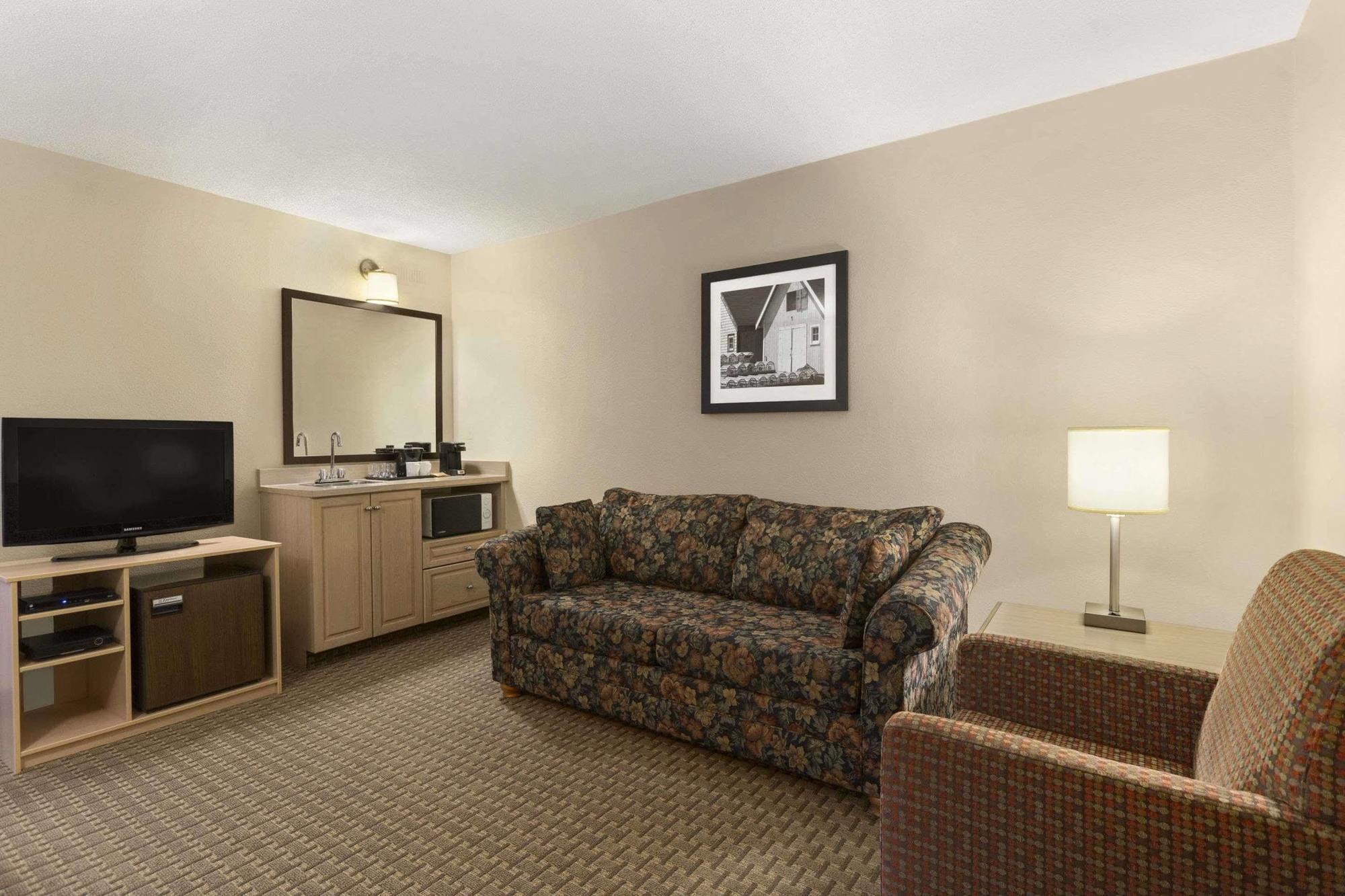 Country Inn & Suites Dartmouth Halifax Exterior photo