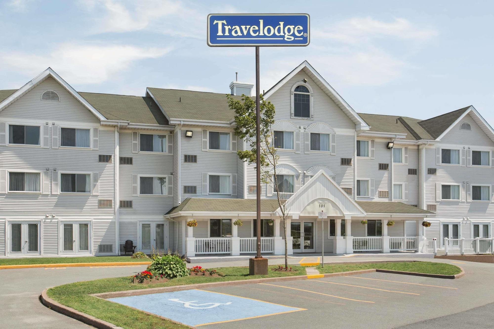Country Inn & Suites Dartmouth Halifax Exterior photo